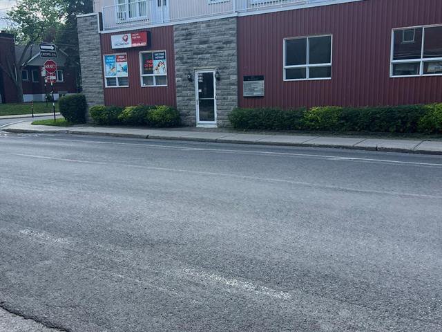 Commercial rental space / Office Le Vieux-Longueuil (Longueuil) / Vieux Longueuil - 386, Rue De Gentilly O. #107