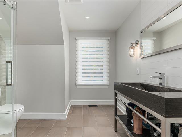 Ensuite bathroom