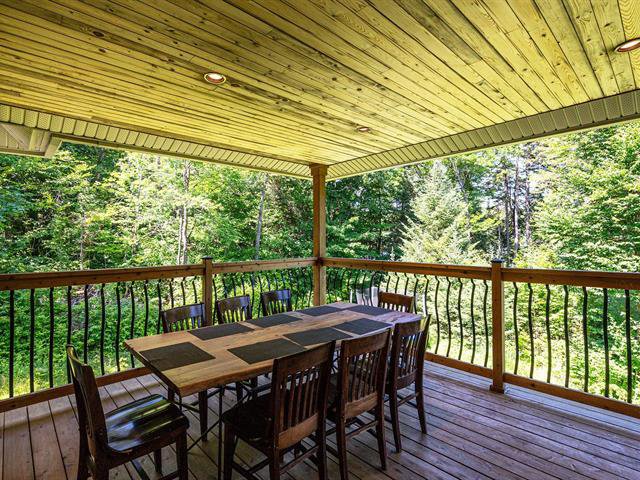 Balcony : Covered Balcony