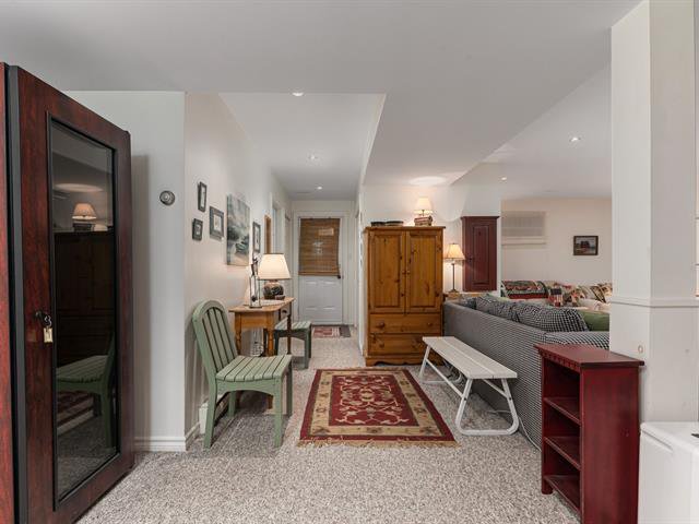 Salle familiale : Avec porte pour aller à l'extérieur