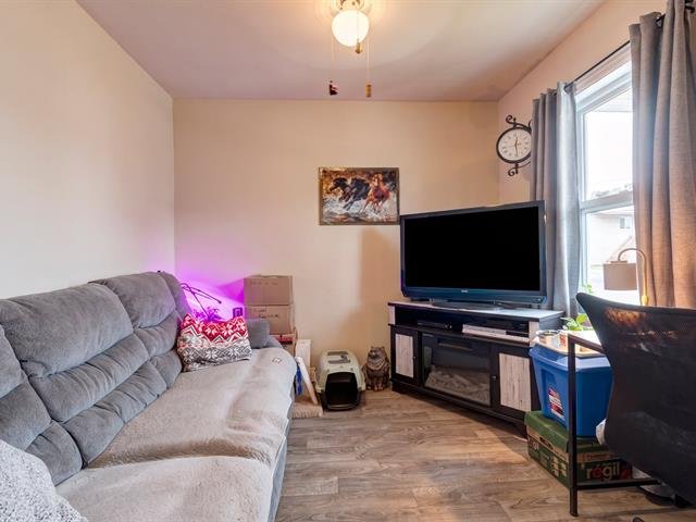 Salon : 1210