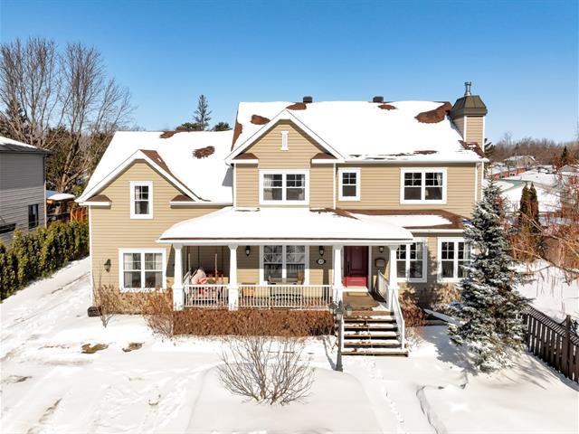 Maison à étages Carignan - 165, Rue des