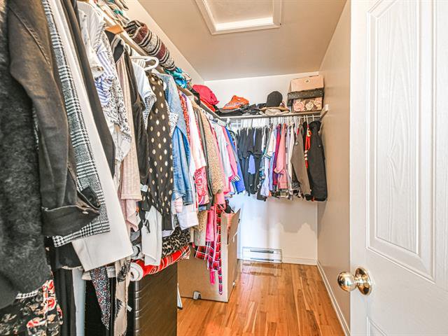 Walk-in closet