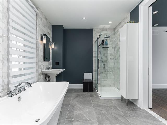 Salle de bains attenante à la CCP : Attenante au chambre principale