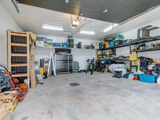 Garage : Beaucoup de rangements