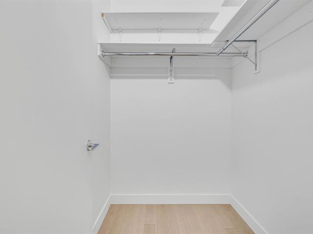 Walk-in closet