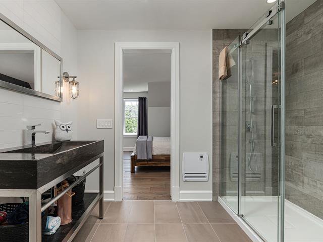 Ensuite bathroom