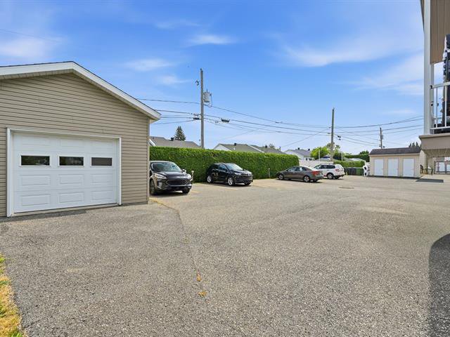 Vue d'ensemble : Garage et stationnements