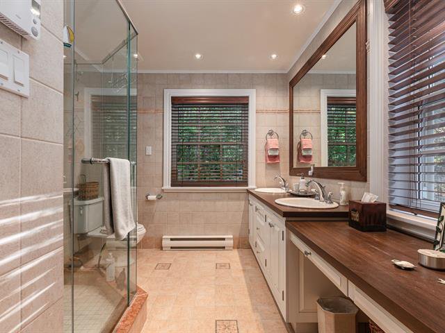 Ensuite bathroom