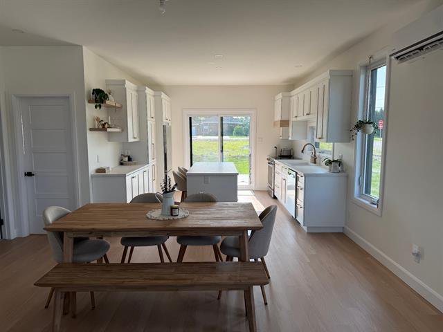 Salle à manger : Photo à titre indicatif