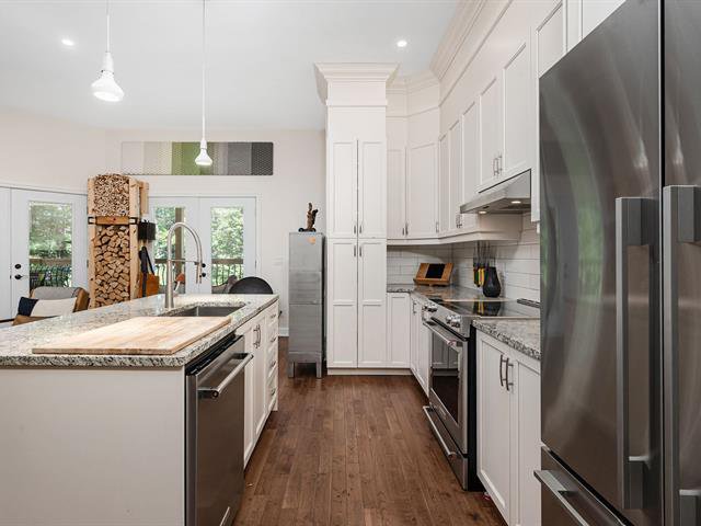 Kitchen : Spacious Kitchen