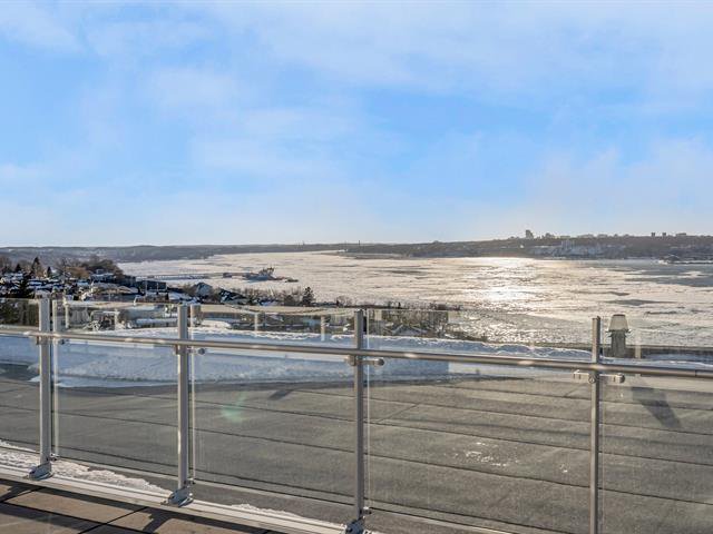 Vue sur l'eau : Vue de la terrasse commune