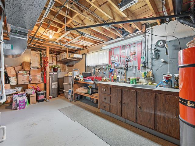 Salle mécanique avec atelier