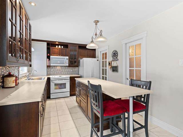 Kitchen : Porte pour salle d'eau