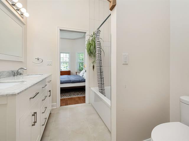 Ensuite bathroom : Ensuite to ground floor bedroom