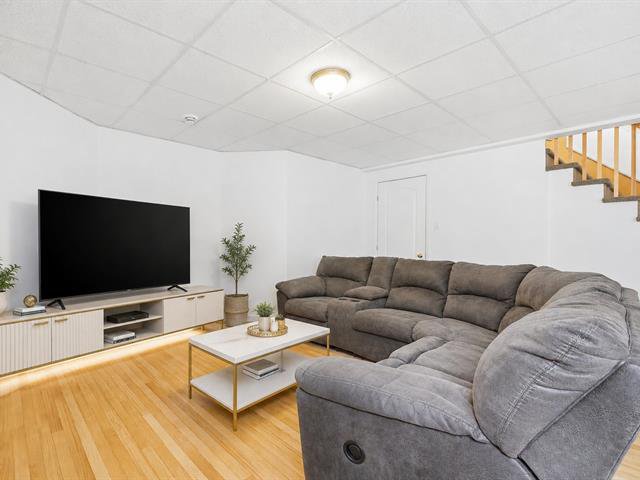 Sous-sol : meuble tv et table ia