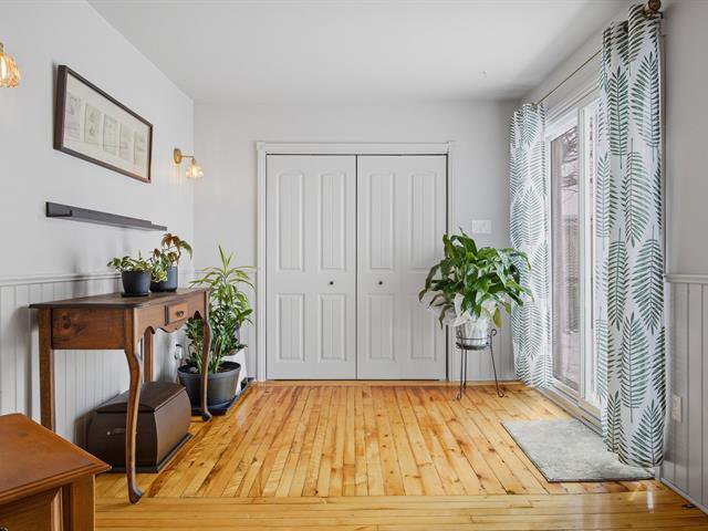 Section du salon pour poss. bureau, salle de jeux