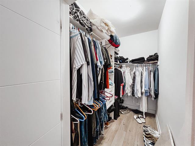 Walk-in closet