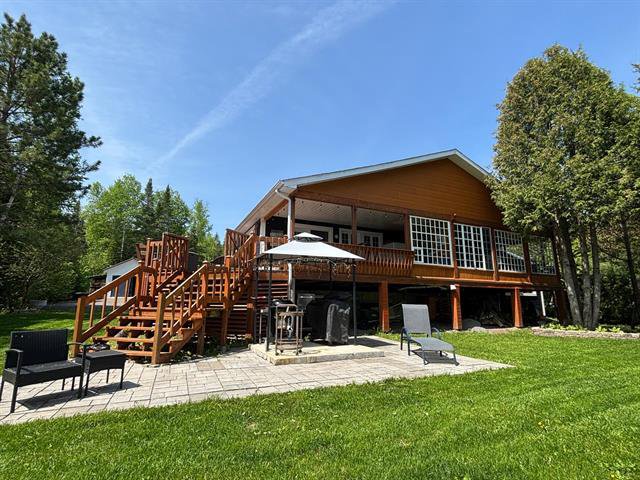 Maison de plain-pied Sainte-Paule - 334, Ch. du Lac-du-Portage O.
