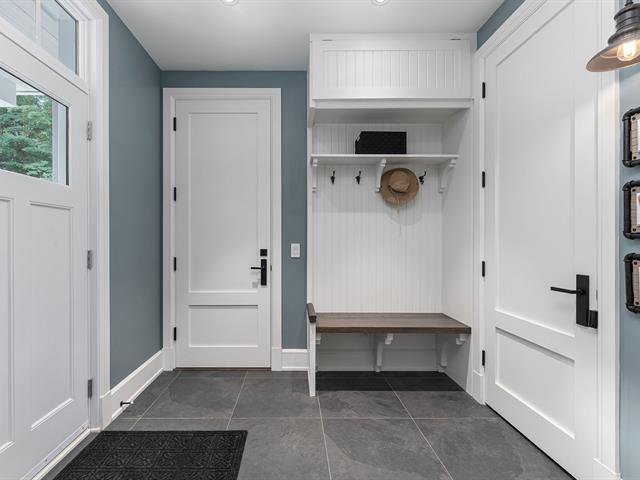 Hallway : Mudroom/side door entrance