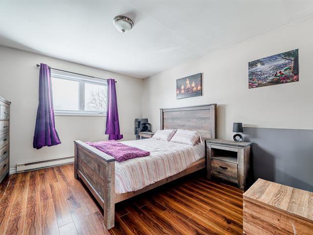 Chambre à coucher principale : 4 et demi