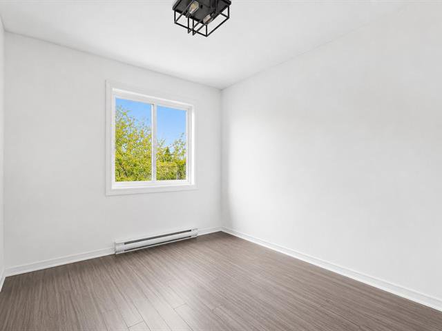 Chambre à coucher : ia pas de meuble 2e étage pl. flottant