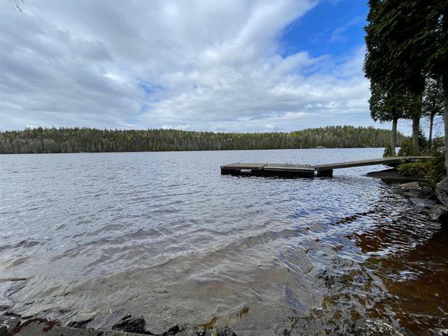 Vue sur l'eau