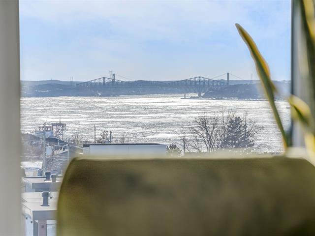 Vue sur l'eau