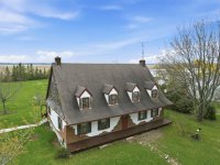 Maison à étages Sainte-Martine - 1305, Boul. St-Jean-Baptiste O.